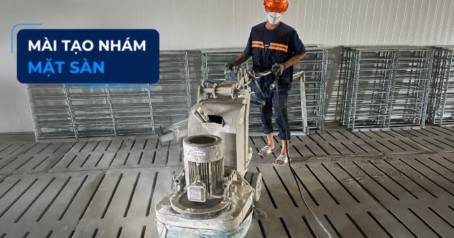 Mài tạo nhám mặt sàn bằng máy chuyên dụng tại công trình