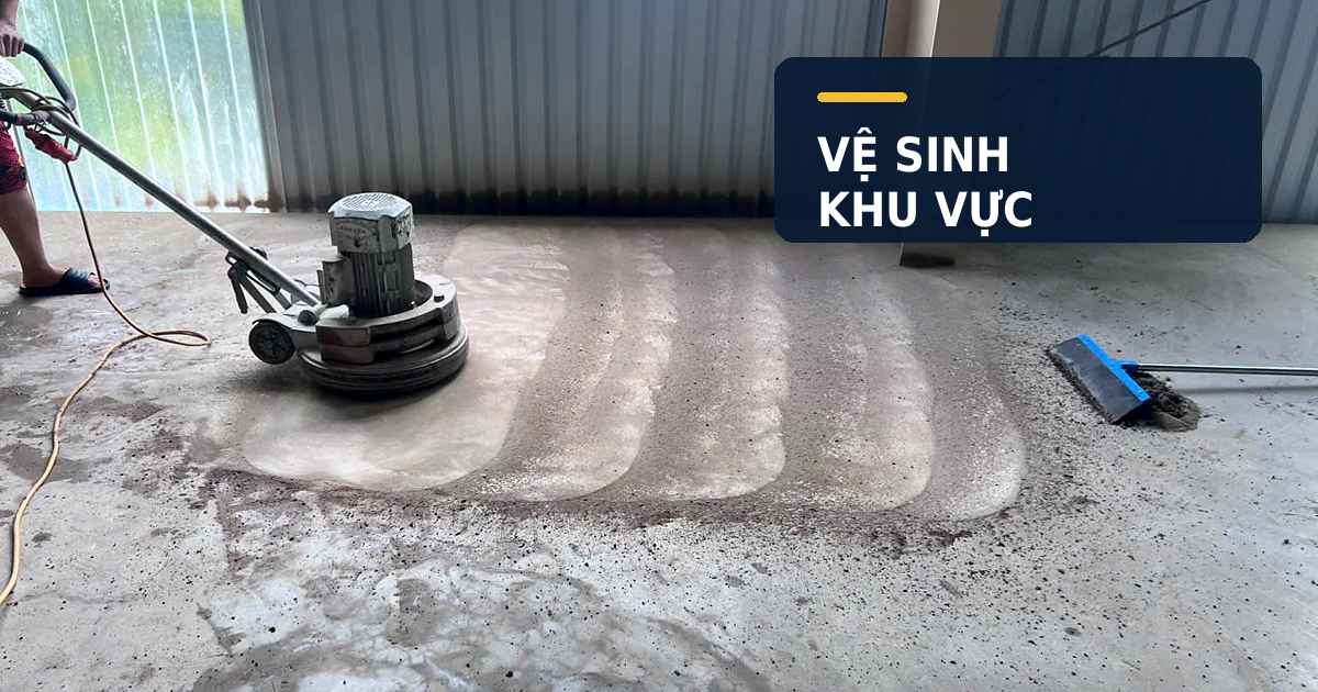 Vệ sinh khu vực trước khi bàn giao mặt bằng đánh bóng sàn
