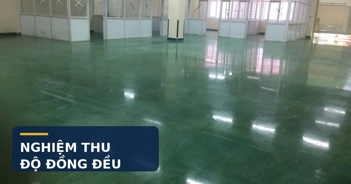 Kiểm tra độ đồng đều của sàn bê tông sau hoàn thiện Nghiệm thu sàn bê tông sau khi đánh bóng tại nhà xưởng