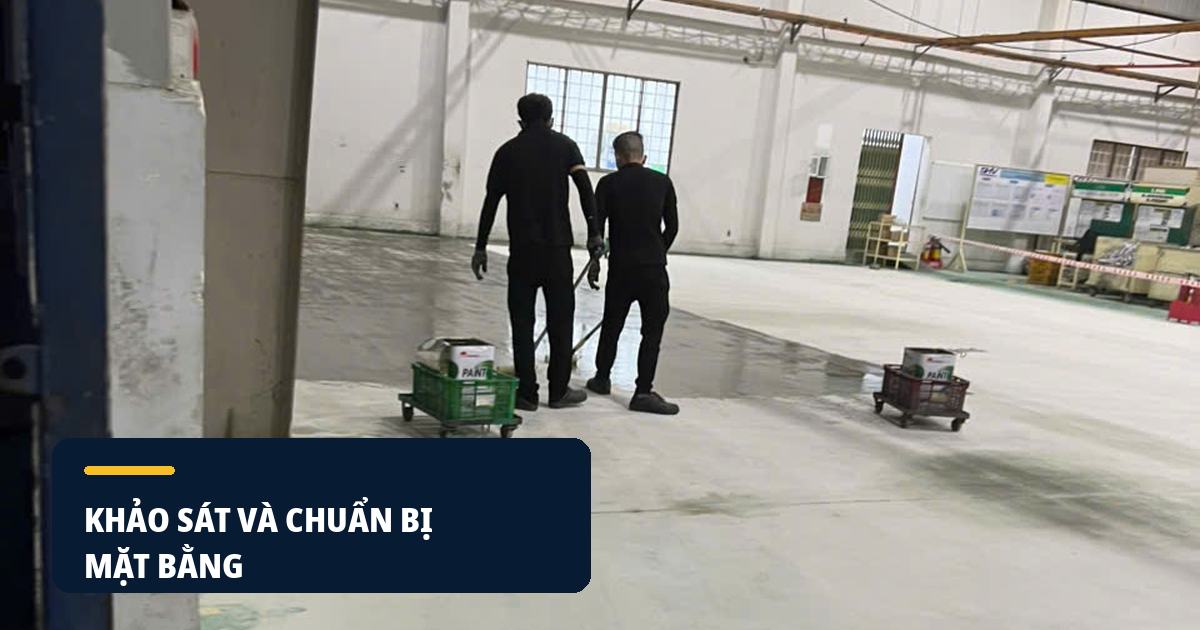 Khu vực kho chứa hàng đang xử lý bề mặt sàn Khu vực kho chứa hàng đang xử lý bề mặt sàn