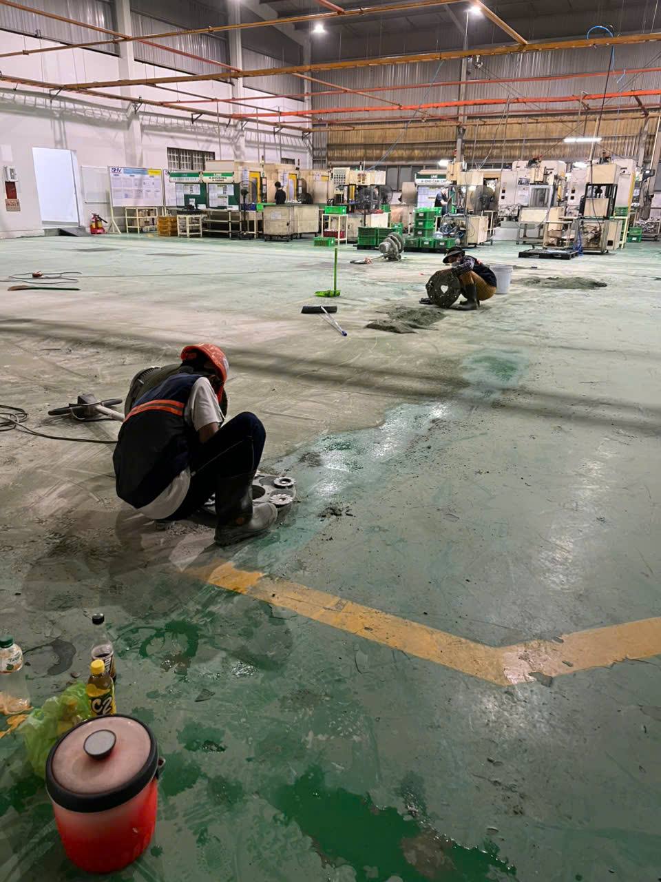 Thi công mài xử lý nền xưởng công nghiệp thực tế